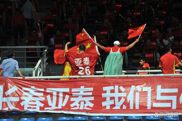关于中超球队奋力拼搏，团结协作的信息