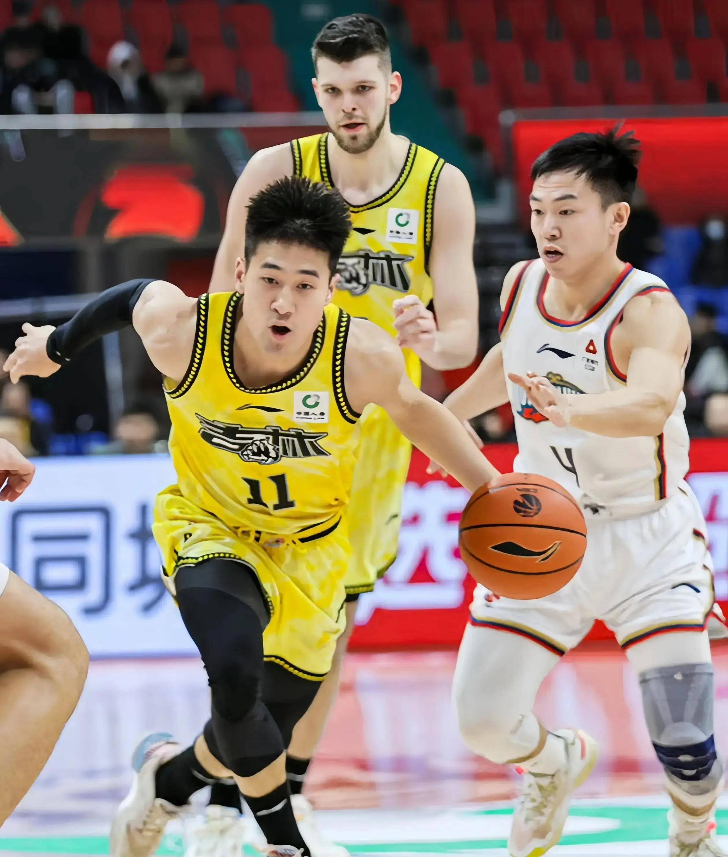 包含独行侠绝杀中国男篮，艾顿统治全场的词条