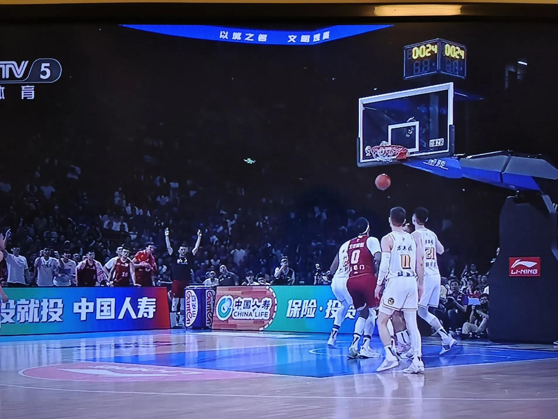 黄蜂险胜中国男篮,萨博尼斯统治全场的简单介绍 黄蜂险胜中国男篮,萨博尼斯统治全场的简单介绍